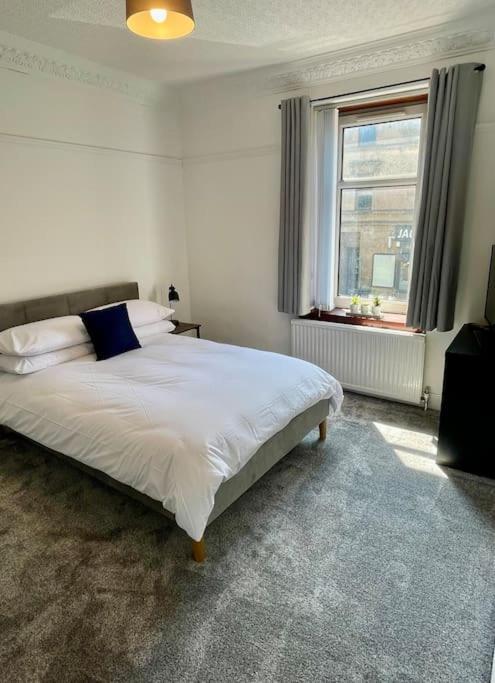 Large 2 Bed Near Glasgow Airport Paisley Dış mekan fotoğraf
