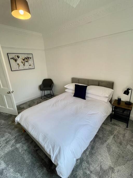 Large 2 Bed Near Glasgow Airport Paisley Dış mekan fotoğraf