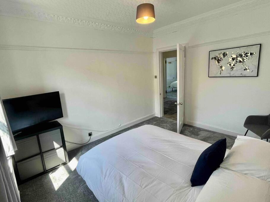 Large 2 Bed Near Glasgow Airport Paisley Dış mekan fotoğraf