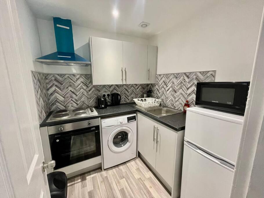 Large 2 Bed Near Glasgow Airport Paisley Dış mekan fotoğraf