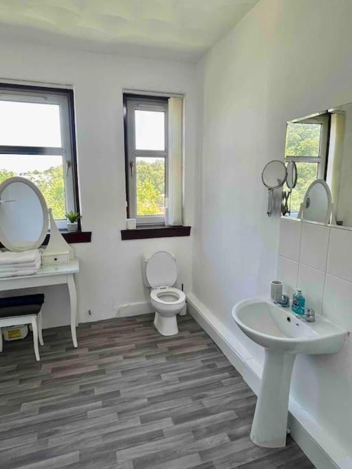 Large 2 Bed Near Glasgow Airport Paisley Dış mekan fotoğraf